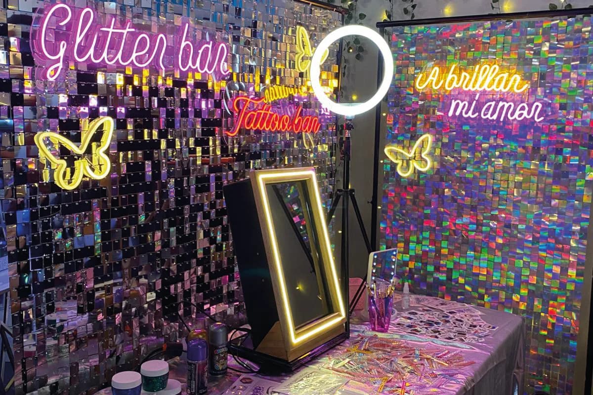 Glitter - Tattoo Bar